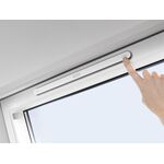 Kunststoff Dachfenster VELUX GLU-B 0061 mit unterem Handgriff und 3-fach Verglasung