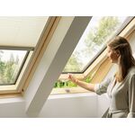 VELUX GLL-B 1061 | wooden, pivot roof window with 3-glazing and bottom handle
