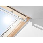 VELUX GGL 3066 | wooden, pivot roof window with safe 3-glazing
