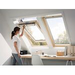 VELUX GGL 3066 | wooden, pivot roof window with safe 3-glazing