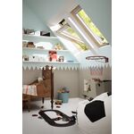 VELUX GLL-B 1061 | wooden, pivot roof window with 3-glazing and bottom handle