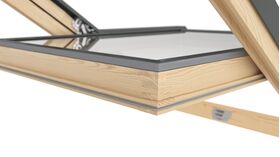 RoofLITE+ SOLID PINE | trä, pivåhängt, dubbelglas takfönster