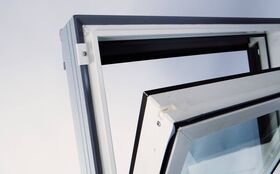 Fenêtre de toit en OptiLight PVC PLUS avec vitrage triple
