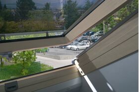 Markise für SKYLIGHT PREMIUM / SKYLIGHT Dachfenster mit 80cm Bedienstange