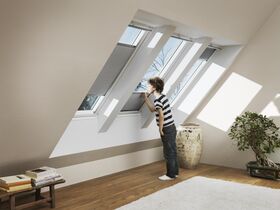 VELUX GGU 0068 | everfinish, centre pivot roof window with safe 3-glazing