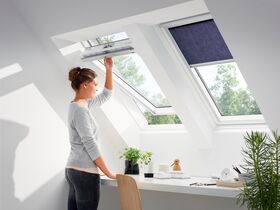 VELUX GLU-B 0064 | everfinish, pivot roof window with 3-glazing and bottom handle