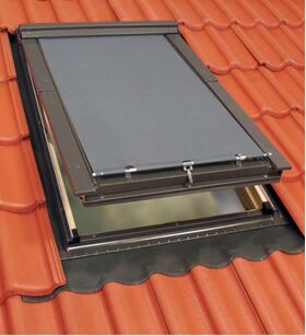 FAKRO AME/AMK | Awning blind for top-hung FAKRO roof windows (FEP, FKP & FKU)