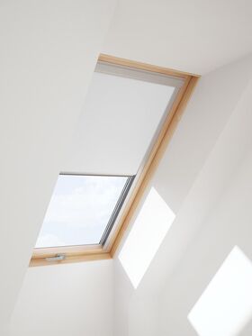 Verdunkelungsrollo für DAKEA Dachfenster in weißer Farbe